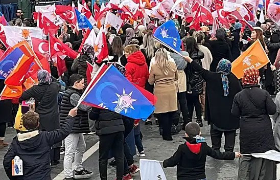 Kayserili çocuklar AK Parti mitinginde dikkat çekti!