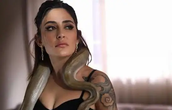 Kayserili ünlü şarkıcı ülke gündemine oturdu!