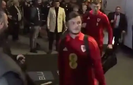 Kayserili vatandaş Gallerli oyuncuları Türk sandı: Canlarım benim canlarım!