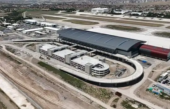 Kayserili vatandaşlar yeni terminal binasına tepkili!