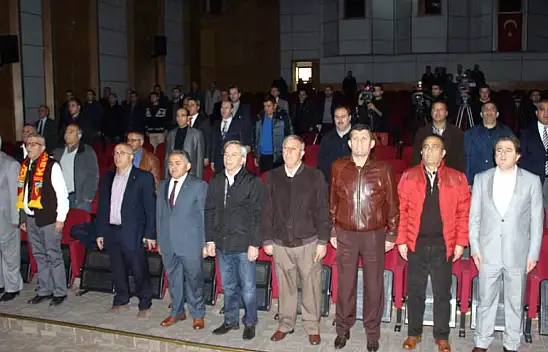 Kayserispor'a sürpriz başkan adayı mı? Herkes o ismi yakından biliyor!