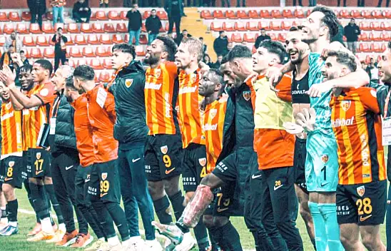 Kayserispor'da bir futbolcu daha futbolun gerçek yüzüyle tanıştı!
