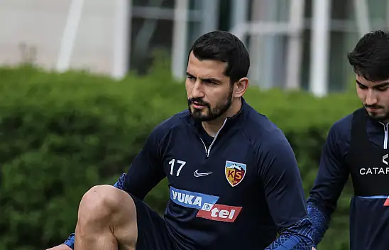 Kayserispor'da Emrah Başsan takımda kalacak mı?