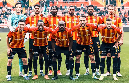 Kayserispor'da futbolcular köşelik oldu