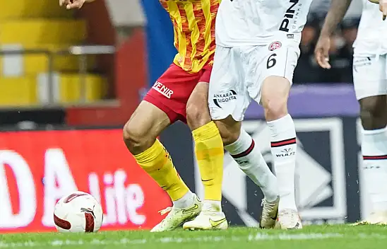 Kayserispor'dan resmen ayrıldı!