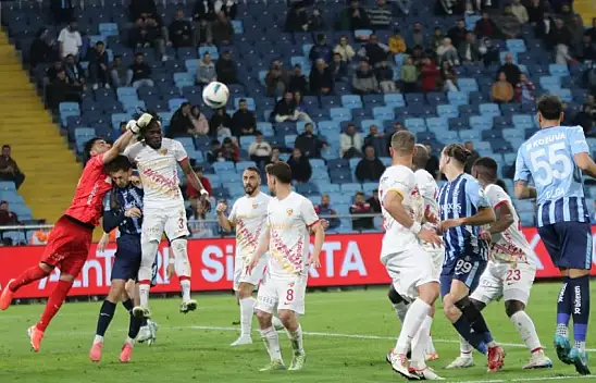 Kayserispor'un efsanesi futbolu bıraktı!
