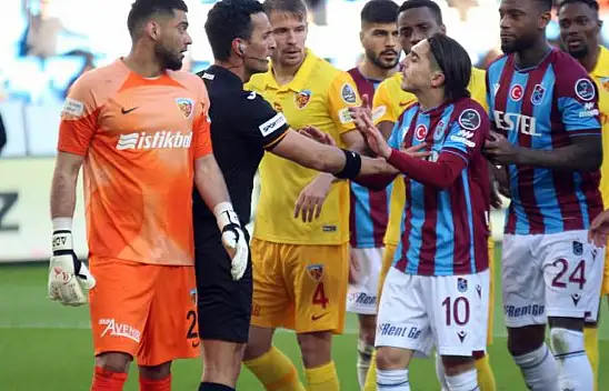 Kayserispor maçlarında kaç hakem görev aldı?