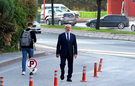 KAYÜ Rektörü Karamustafa: 'Hakikat peşinde koşan azim, insanlığa ışık tutar...'
