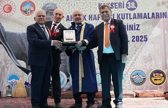 KAYÜ Rektörü Karamustafa'ya Ahilik Kültürü Özel Ödülü...