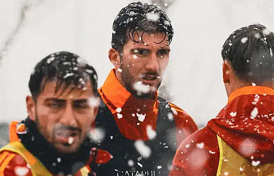 Kimse beklemiyordu... Sahaya çıkınca takımı ipten aldı
