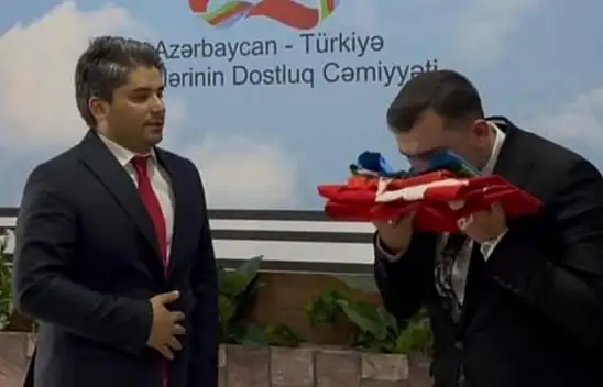 Kızılörenli o isme Azerbaycan'da önemli görev!