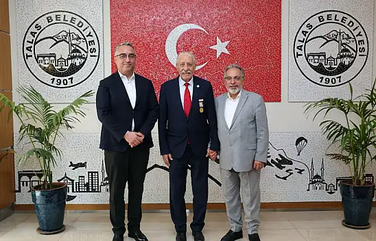 KKTC Aksakalı Öksüzoğlu'ndan tarihi anlam taşıyan emanet