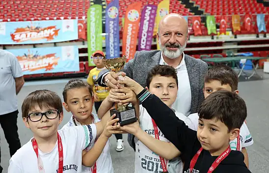 Kocasinan Belediyesi ve Türkiye Satranç Federasyonu İşbirliğiyle Minik Satranççılar Ödüllendirildi!