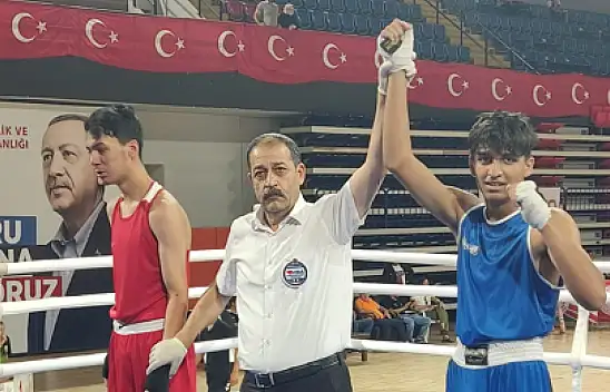 Kocasinan Sporcusu İzmir'de Altın Madalya Aldı!