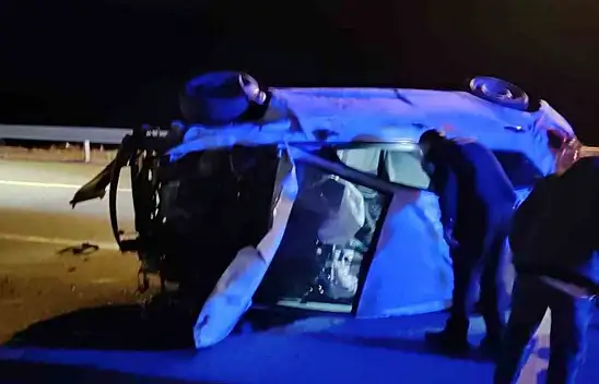 Kayseri'de kontrolden çıkan otomobil yan yattı!
