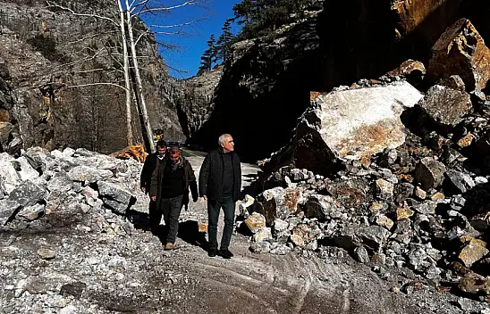 Korkutan heyelanda büyükşehirden anından müdahale!