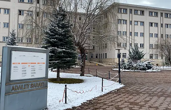 Kuran-ı Kerim'e ayağıyla basan kişinin cezası belli oldu