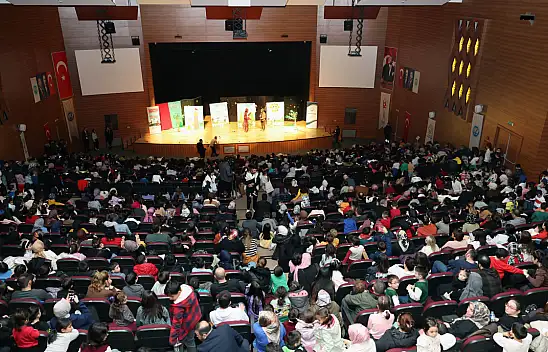 'Maharetli Ayı Avcıya Karşı' oyunu büyük beğeni topladı!