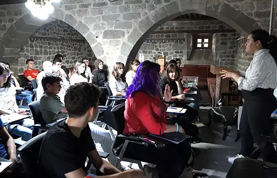 Melikgazi'de gençler ücretsiz dil pratiği yapacak