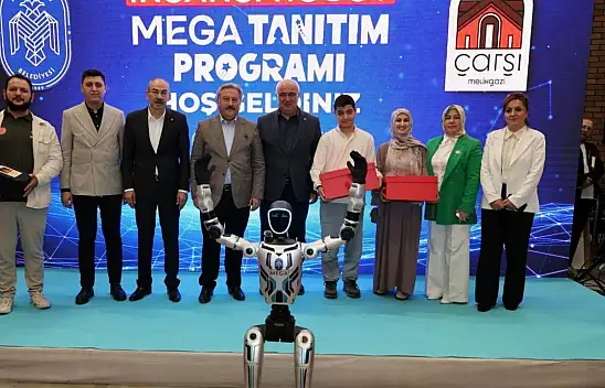 Melikgazi'de Robot MEGA sahneye çıktı! Gençlerin teknoloji projeleri ödüllendirildi