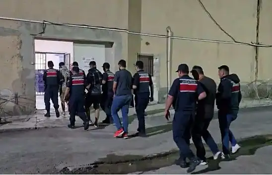 Mersin'den gelip Sivas'ta hırsızlık yapan 5 şüpheli tutuklandı