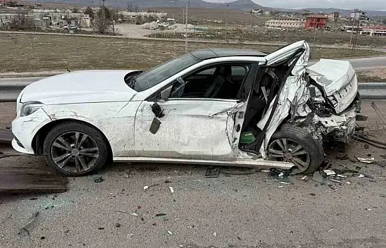 Kayseri'de MHP eski milletvekilinin oğlunun yaralandığı kazada görüntüler ortaya çıktı!