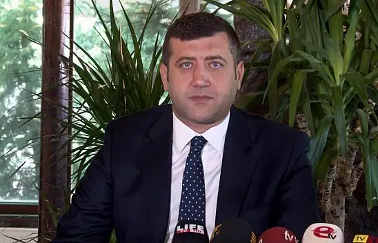 MHP'li Vekil Baki Ersoy rekor kırdı!