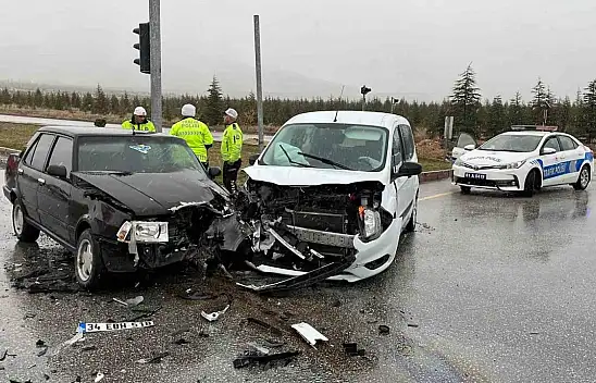 Niğde'de trafik kazası: Yaralılar var!