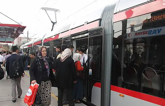 O ilde ulaşımda 65 yaş üstüne sınırlama! - Kayseri'ye de gelecek mi?