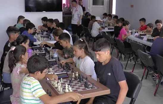 Öğrenciler satrançta yarıştı!