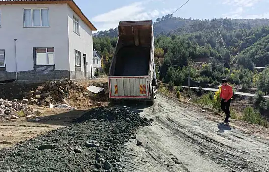 Kırsal mahallelerde ulaşım ağı güçleniyor