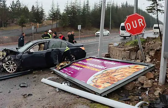 Kayseri'de feci kaza: 2'si ağır 4 yaralı!