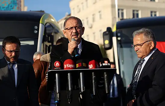 Özhaseki Büyükşehir Belediyesi'nin Otobüs Tanıtımına katıldı