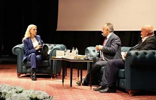Pelin Çift Kayseri'ye geldi! Develi'den gelen o soru ortalığı karıştırdı