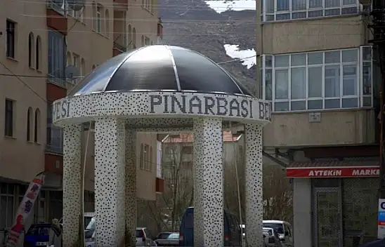 Pınarbaşı'da Mahalle Sakinleri Çözüm Bekliyor!