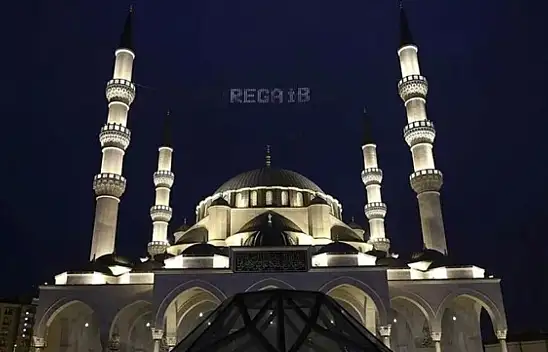 Regaip Kandili'nde Nasıl İbadet Edilir?