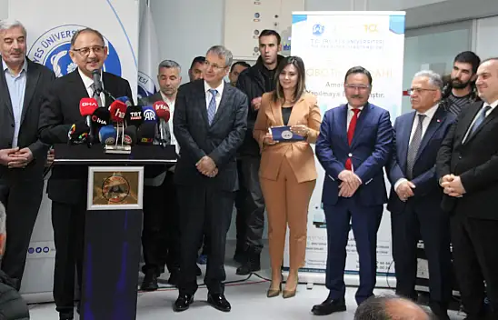 Robotik cerrahi sistem olan 'Da Vinci' cihazı hizmete açıldı