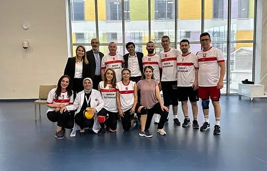 Sağlık çalışanlarına voleybol turnuvası düzenlendi
