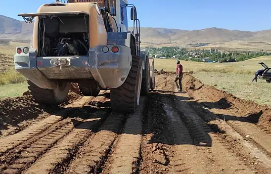 Sarız Belediyesi duyurdu! TOKİ için yeni yol çalışması başladı