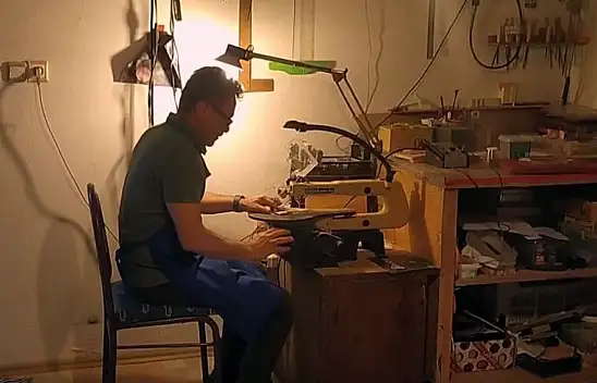 Sivas'ta babasının felç kalması onu sanata yöneltti