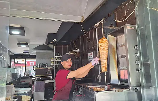 Sivas'tan Kayseri'ye Geldi – Kadın Döner Ustası Oldu
