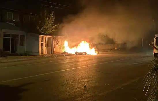 SON DAKİKA - Kayseri'de 6 yaşındaki çocuğa istismar iddiası - Olaylar Büyüyor, Araçlar Ateşe Verildi!