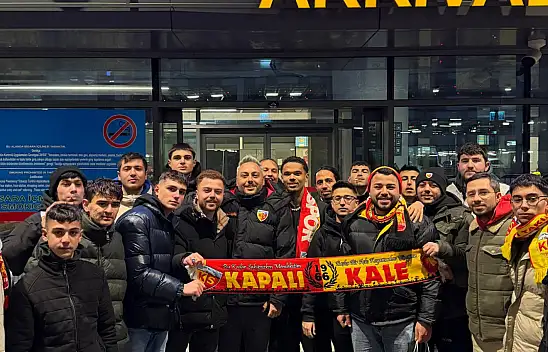 Son dakika! Kayserispor'un yeni transferi havalimanına indi! Taraftar karşıladı