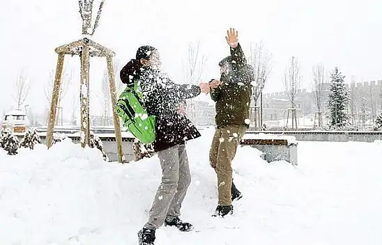 SON DAKİKA! Valilik açıklama yaptı! Kayseri'de yoğun kar yağışı: Hangi ilçelerde okullar tatil edildi?