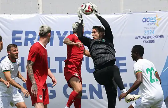 Süper Lig ekibi Erciyes'te 1 günde 2 maç yapacak! Son maçını Kayserispor ile oynayacak