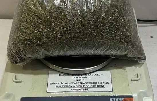 Motosikletli şahıslardan uyuşturucu çıktı