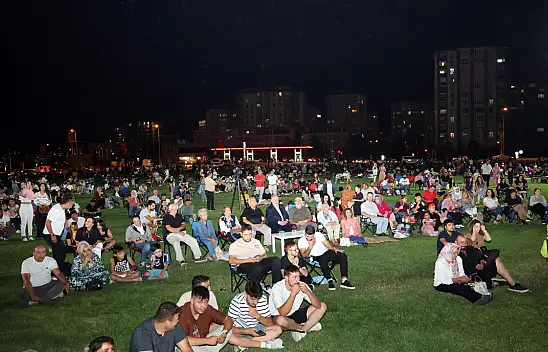 Talas'ta Zafer Haftası coşkusu: Vatandaşlar akın ediyor!