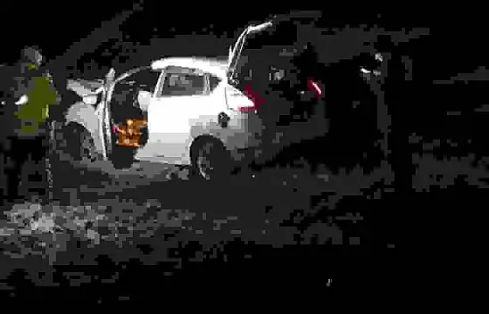 Direksiyon hakimiyetini kaybetti, tarlaya uçtu