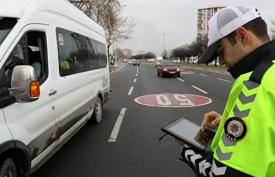 Trafikte Sıkı Denetim: 433 Bin Araç ve Sürücüye İşlem Yapıldı!