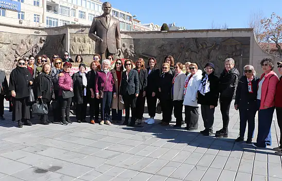 Türk Kadınlar Birliği Cumhuriyet Meydanı'nda toplandı!